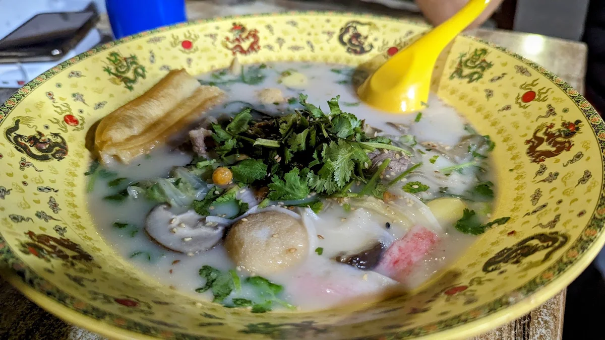 白湯, Dragon Hot Pot